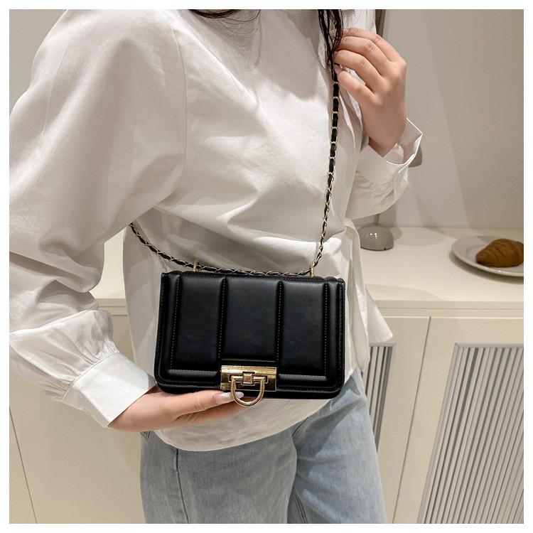 Elegant Solid Color Gold Buckle Decoration Women Casual Shoulder Square Bag For Daily Urban Fashion