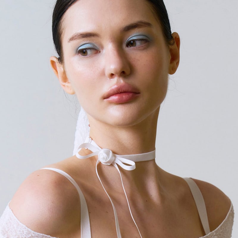 VINAJ Mini Jenny Rose Choker (White)
