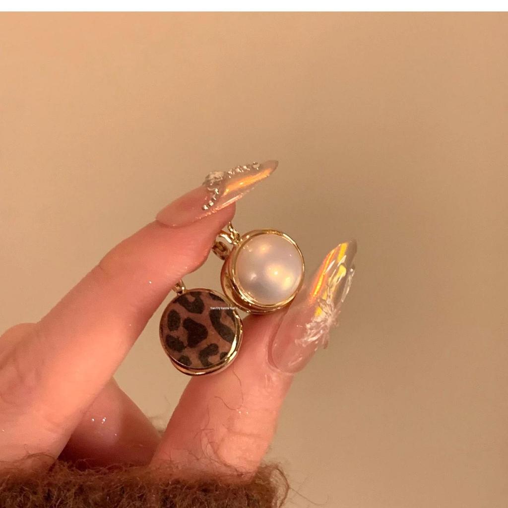 Women's Leopard Print Round Flocked Hoops: Unique Autumn/Winter European Statement Earrings for a Smaller Face Look