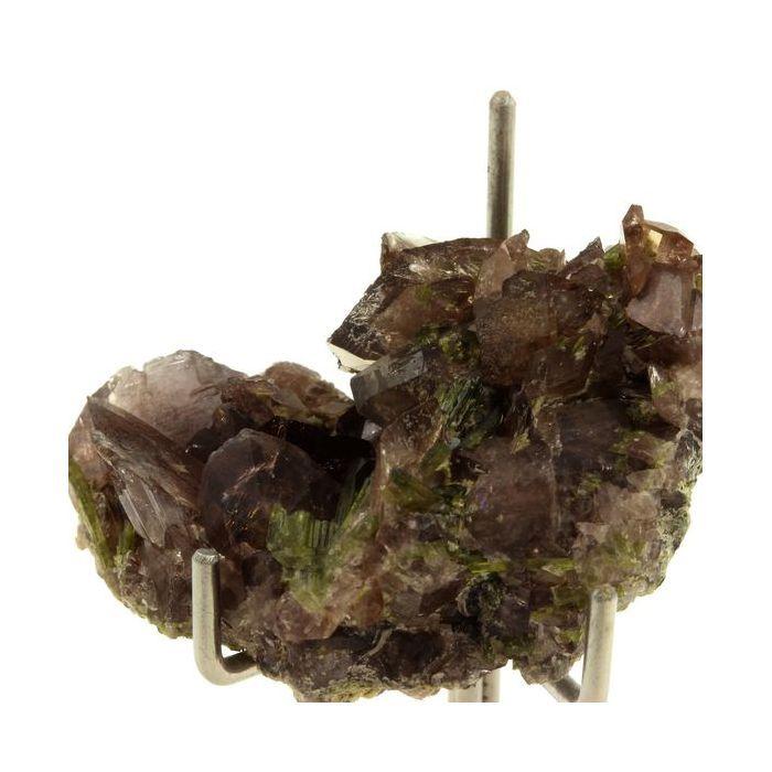 Pierres et Minéraux. Axinite + Epidote. 94.5 ct. Chamrousse, Isère, France.