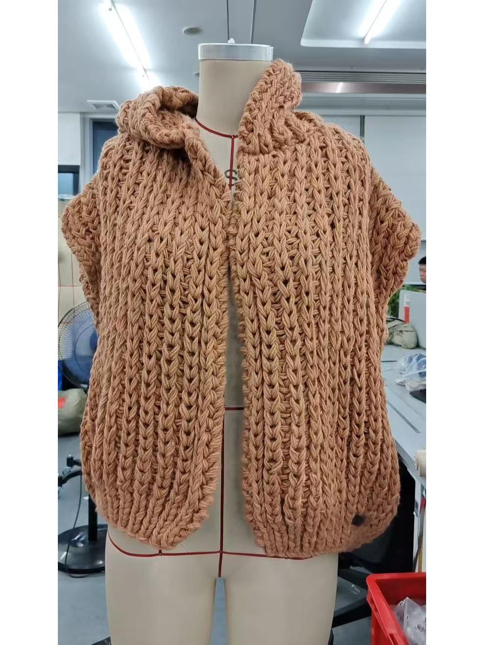 

Европейский и американский осенне-зимний кардиган без рукавов с капюшоном крупной вязки