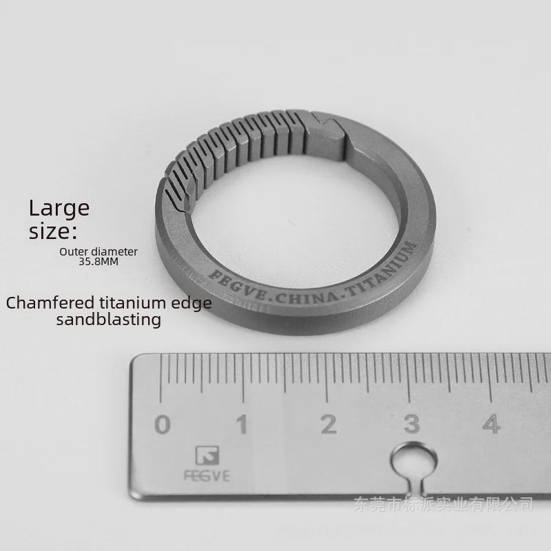 Titanlegierung Federverschluss Herren Gebogener Schlüsselanhänger Anhänger