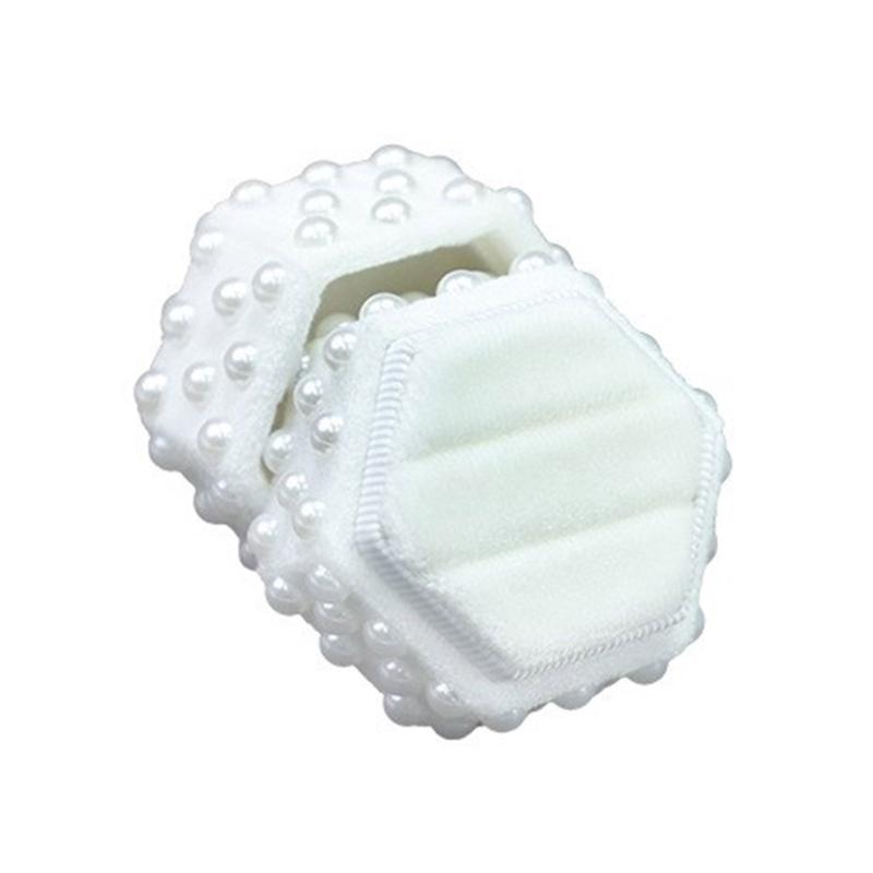 Plush Velutum Rings Box with Exquisite Pearls Detailing Hexagonal Keepsakes Case for Engagement and Jewelry Gifts белый
