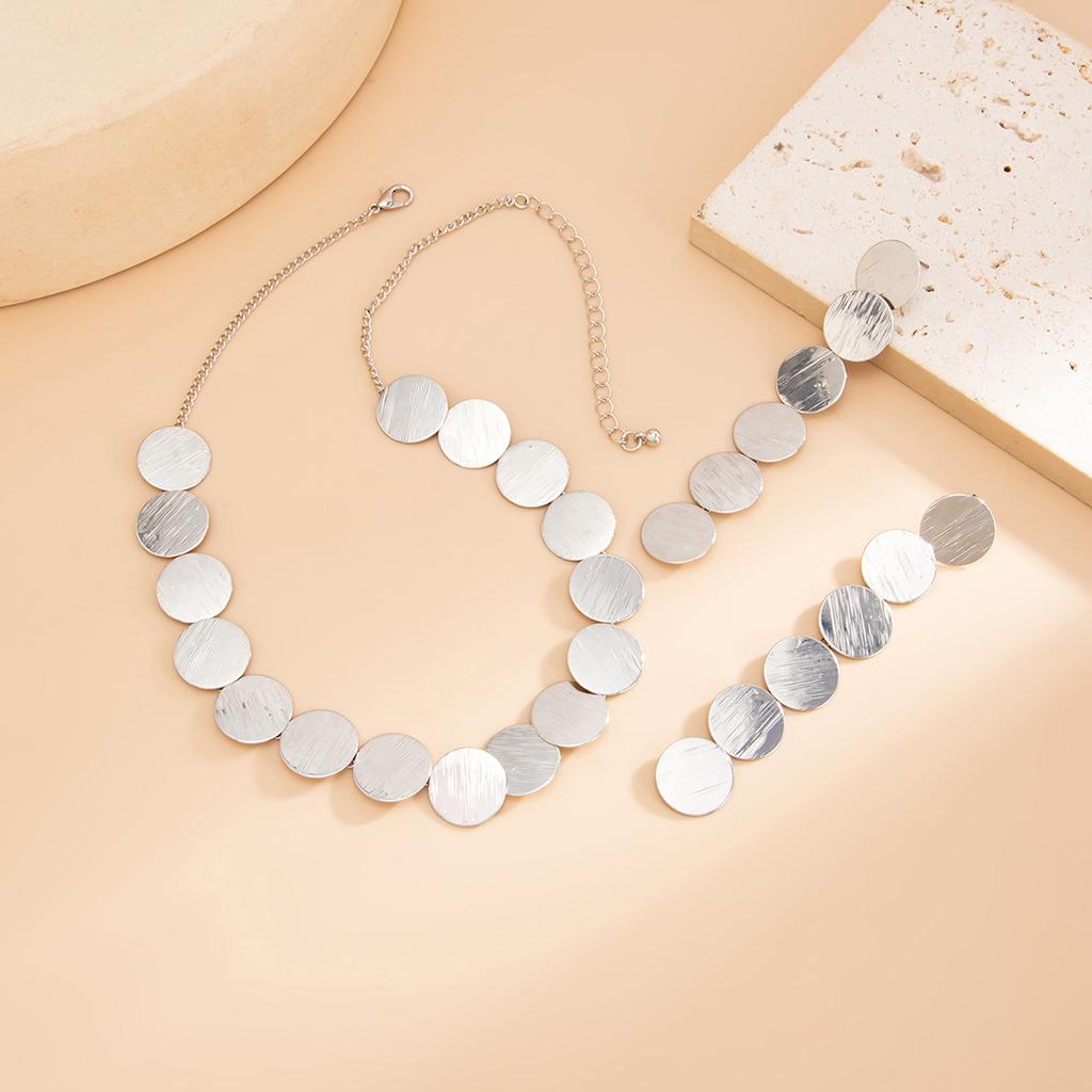 Fashion Metal Geometric Round Piece Splicing Necklace Women'S, Cold Wind Sequins Tassel Long Earrings