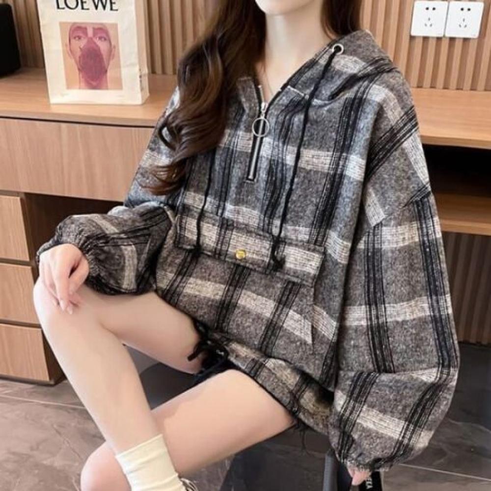 Navava Hooded Long Sleeve T shirT wiTh Checked Hem And sTring pockeT nT2948