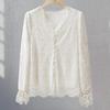 Elegante Damenbluse mit V-Ausschnitt, Spitzenbesatz und Fleece-Futter