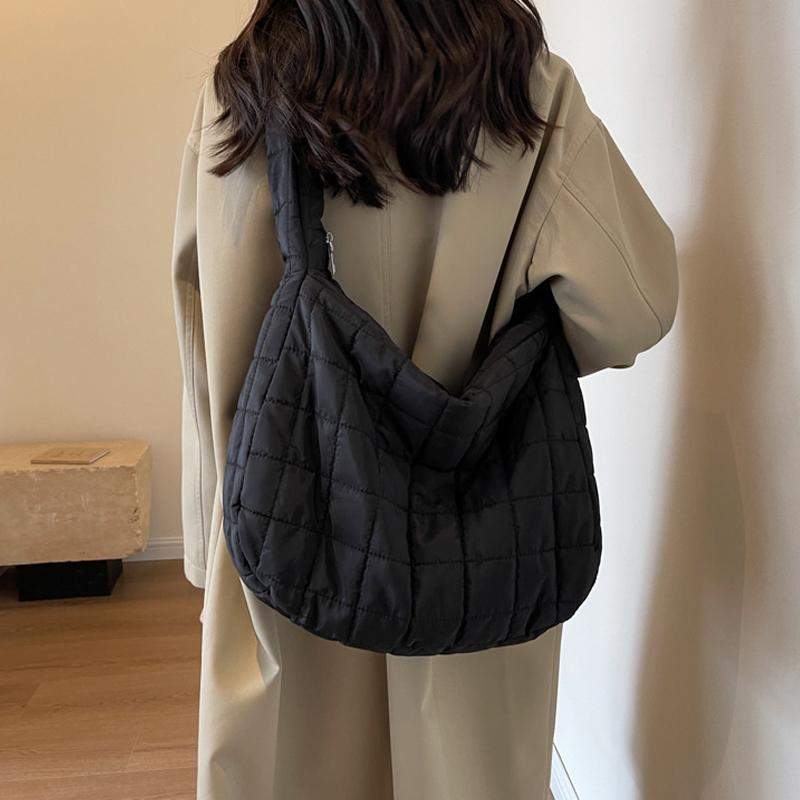 Women Padding Shoulder Bag Casual Quilted Crossbody Bag Fashion Solid Messenger Bag Versatile Slouchy Shopping Bag