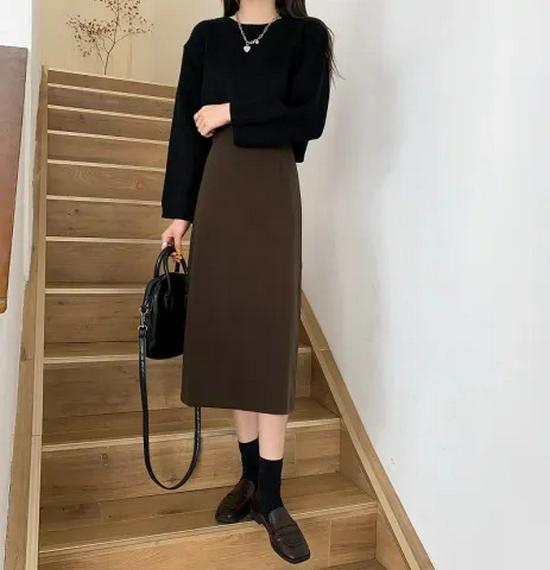 Women's 2025 Spring & Autumn High Waist Wool A-line Bodycon Skirt - Slimming Black Slit Design for Versatile Hip Coverage