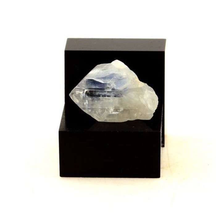 Pierres et Minéraux. Euclase. 15.75 ct. Parelhas, Rio Grande do Norte, Brésil.