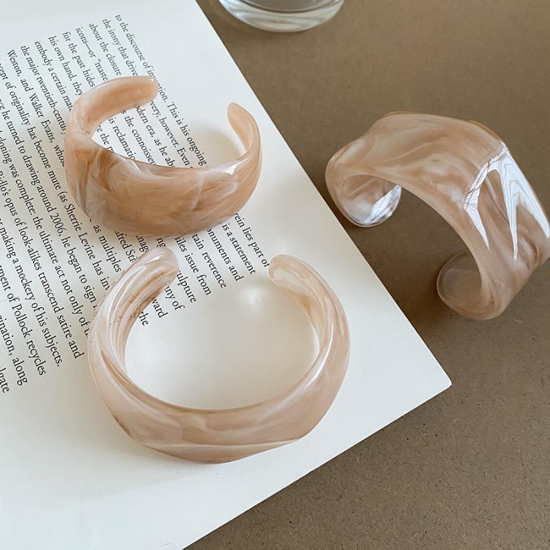 Acrylic irregular bracelet fashion exaggerated personality bracelet light luxury high sense unique jewelry women