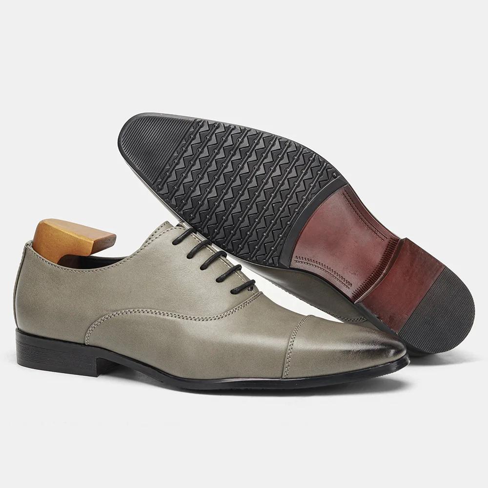 Neue Herren-Kleiderschuhe Spitz zulaufend Retro Designer Leder Freizeitschuhe Mode Hochzeitsschuhe