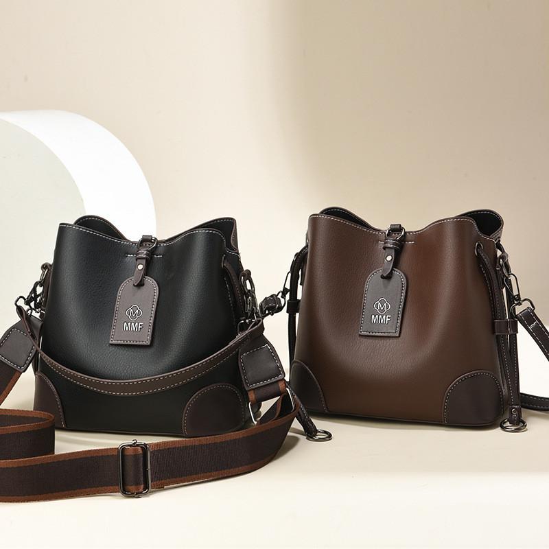 Fashionable Women's Bucket Bag Large Capacity Vintage Style With Wide Shoulder Strap In Black And Coffee