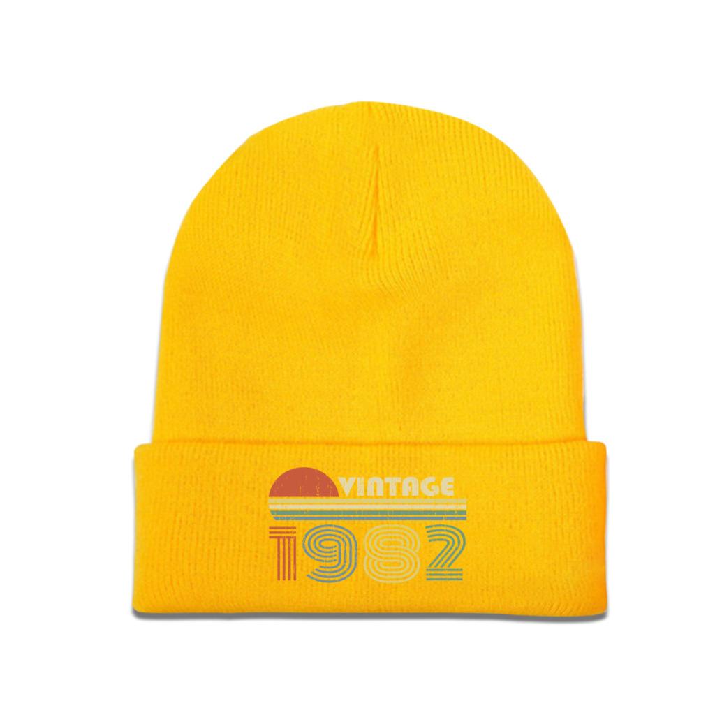 

Винтажная вязаная шапка 1982 года на 40-летие, 1982 года рождения, 40 лет, женская вязаная шапка унисекс, зимняя шапка, вязаная крючком шапка из полиэстера One Size