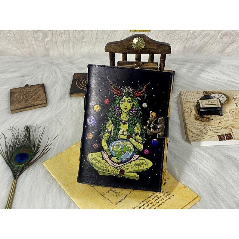 

Mother Earth Spell Book Book of Shadows Journal for Men & Women with Lock Clasp Vintage Handmade Leather Deckle Edge Vintage Paper 7 x 5 in - 100 Sheet