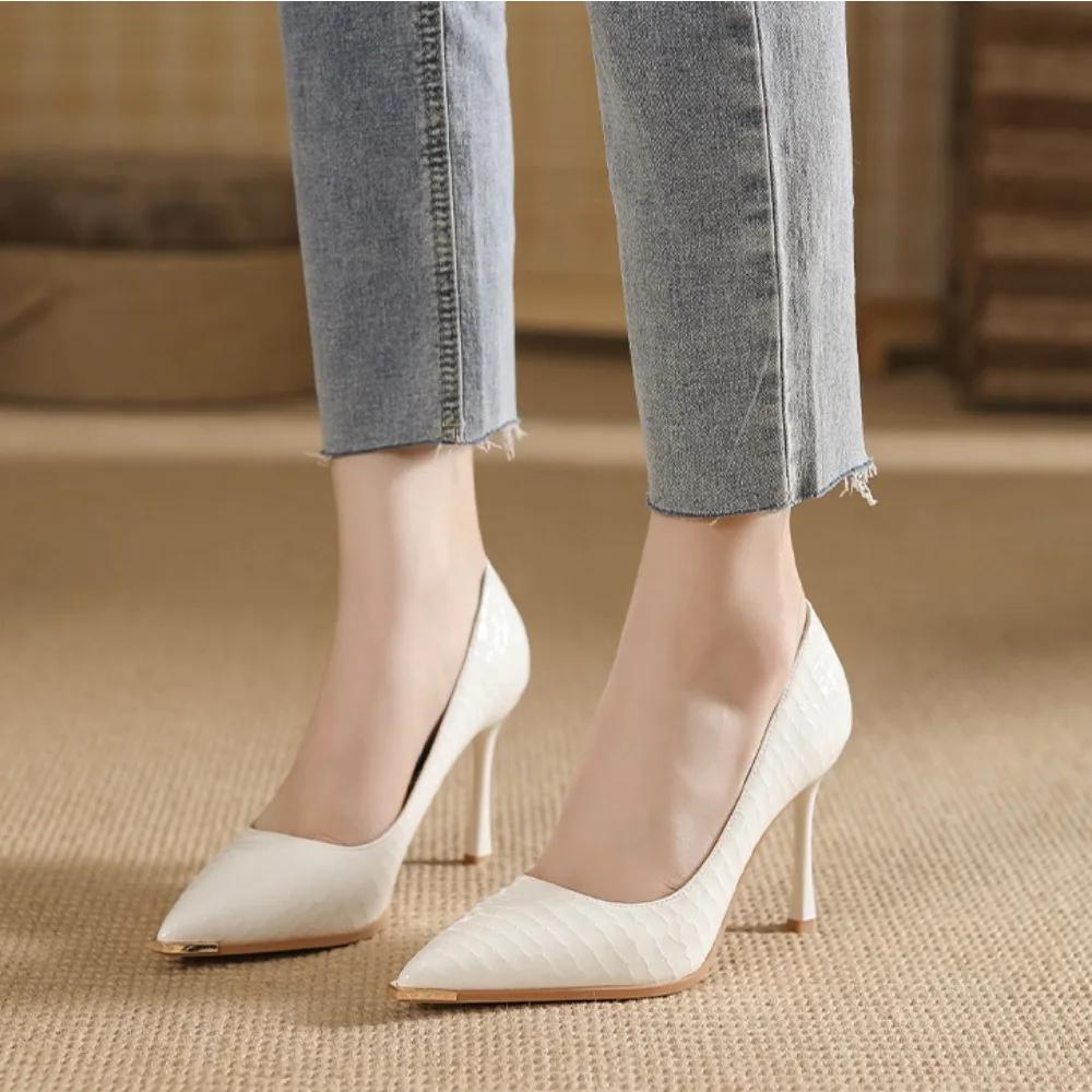 Fashion Women's High-heeled New with Stone Patterned Patent Leather Heels Women Pointed Toes Solid Color Widened Versized Womens Shoes