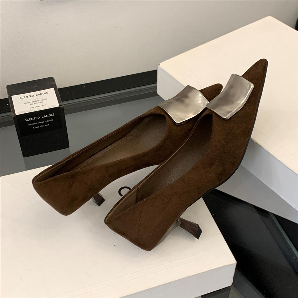 2025 Spring/Autumn Women's Plus Size Slip-On Soft Sole Mary Jane Shoes with Pointed Toe and Metal Buckle