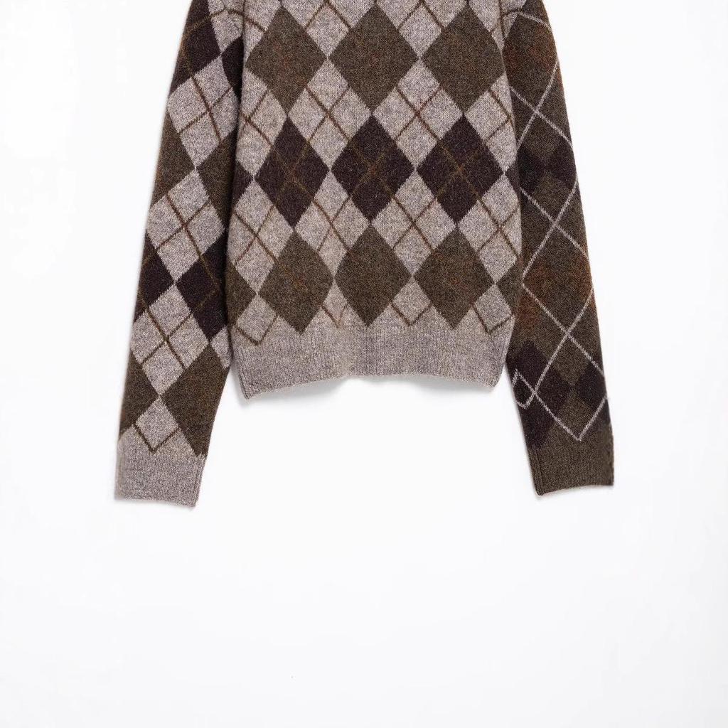 Retro Argyle Knit Cardigan - Women's Casual Long-Sleeve Sweater