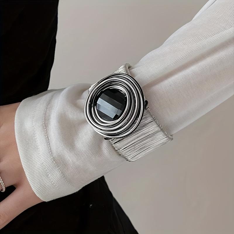 1pc of European and American Style Heavy-duty Hand-wound Coil Bracelet, Fashionable Design, Light Luxury Temperament, Punk Arm Ring
