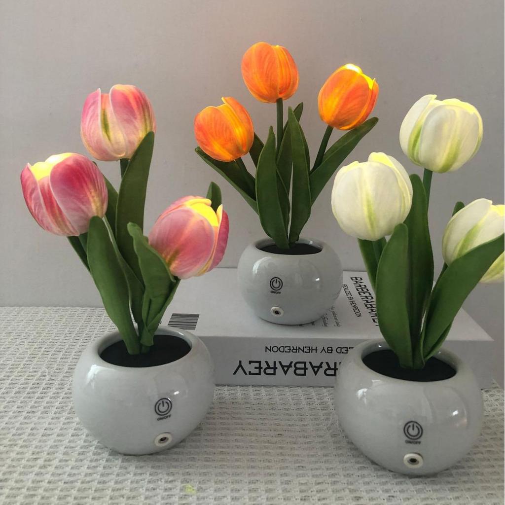 Rechargeable LED Tulip Night Light: Indoor Simulated Bouquet for a Warm Bedside Atmosphere