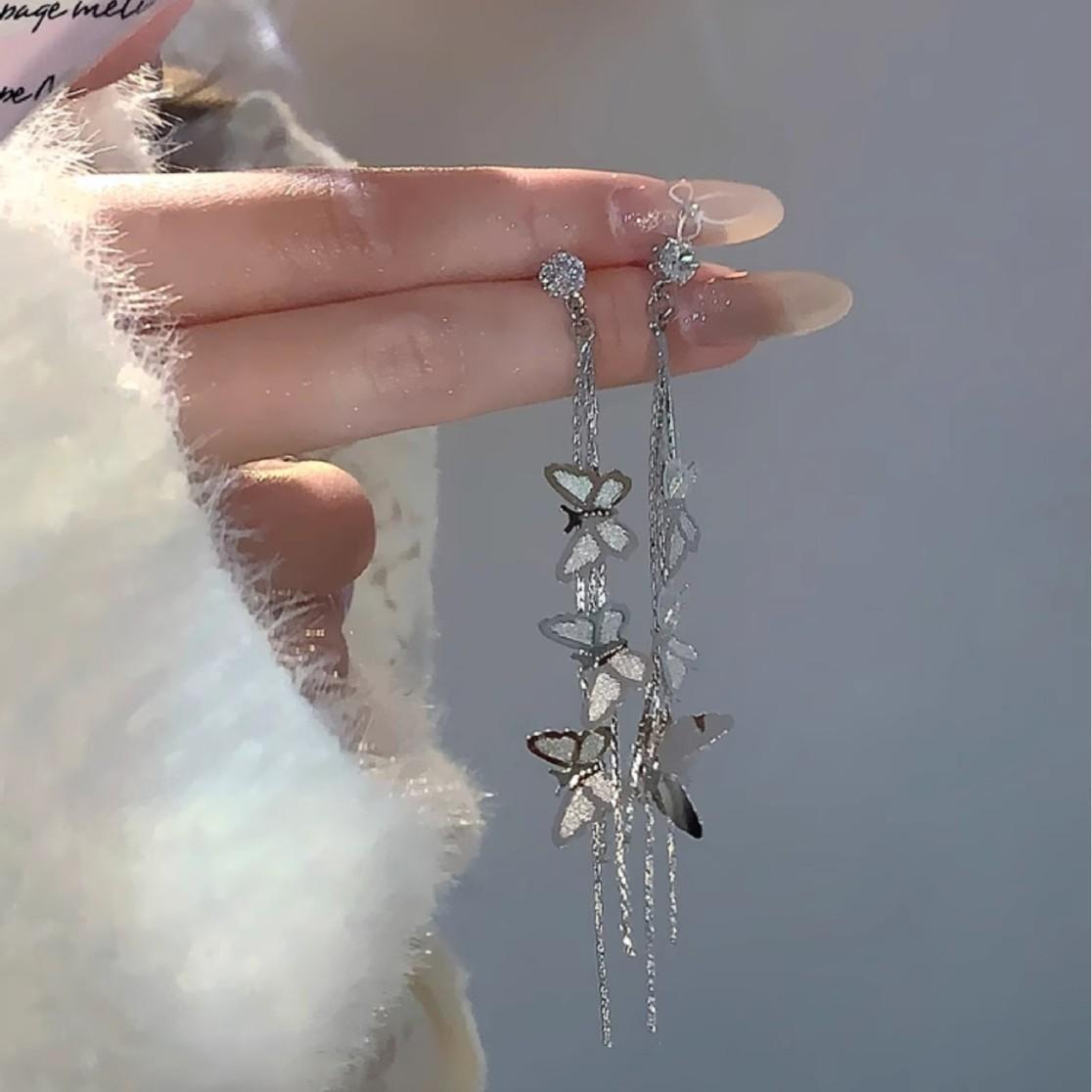 

Mori series gentle face small fringed butterfly stud earrings niche design copper micro-inlaid light luxury exquisite long earrings