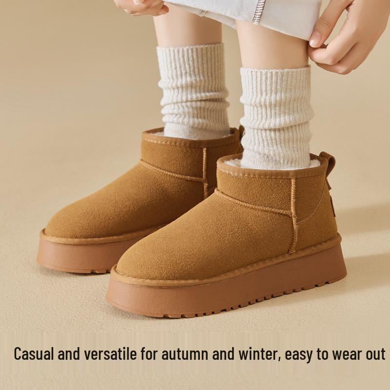 Women's Thickened Wool Socks: Warm Plus Velvet Mid-Calf Socks for Autumn, Winter, and Postpartum Sleep.