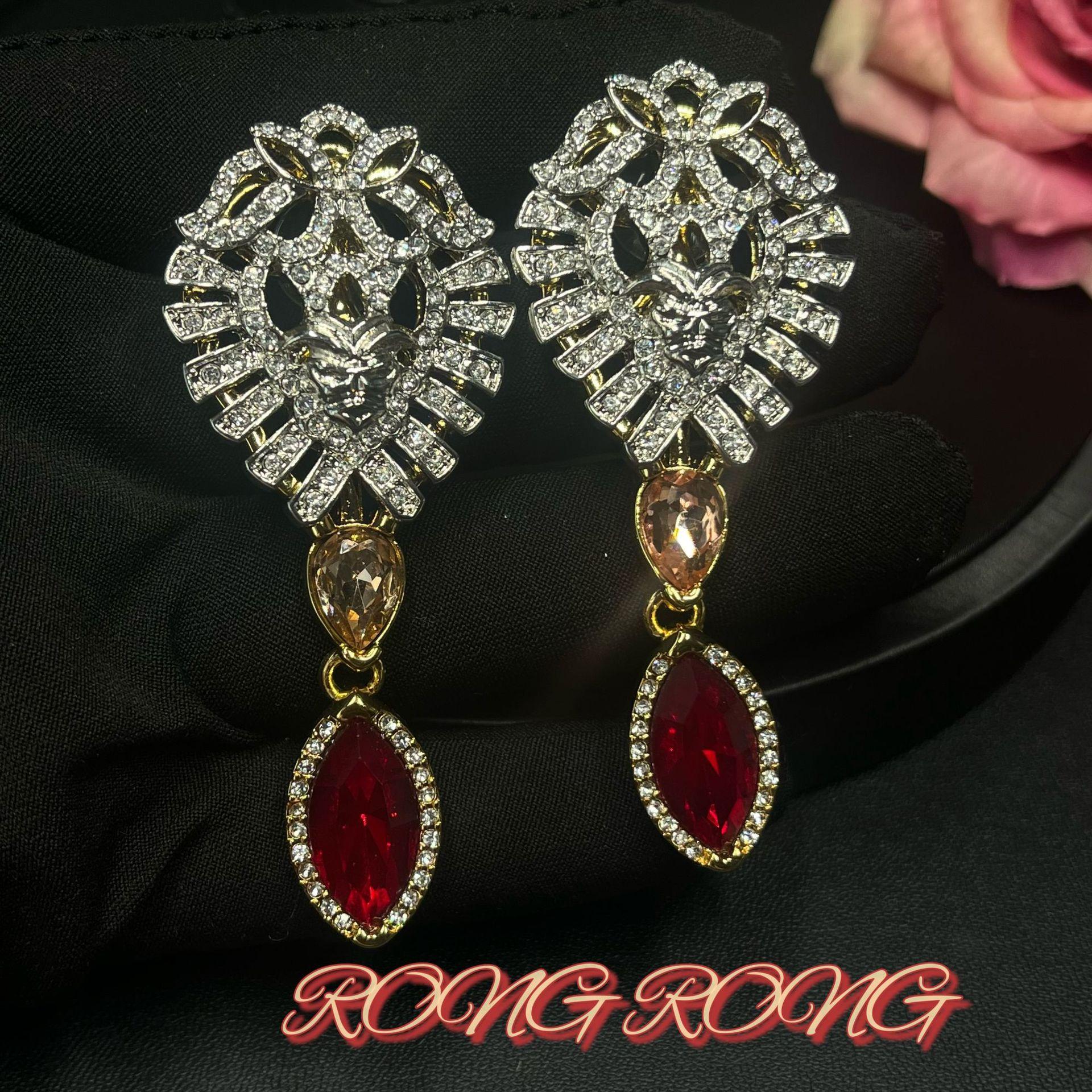 

Palace Luxury Retro Water Droplet Ruby Pendant Earrings Feel Heavy Industry Wedding Banquet Party Temperament Antique