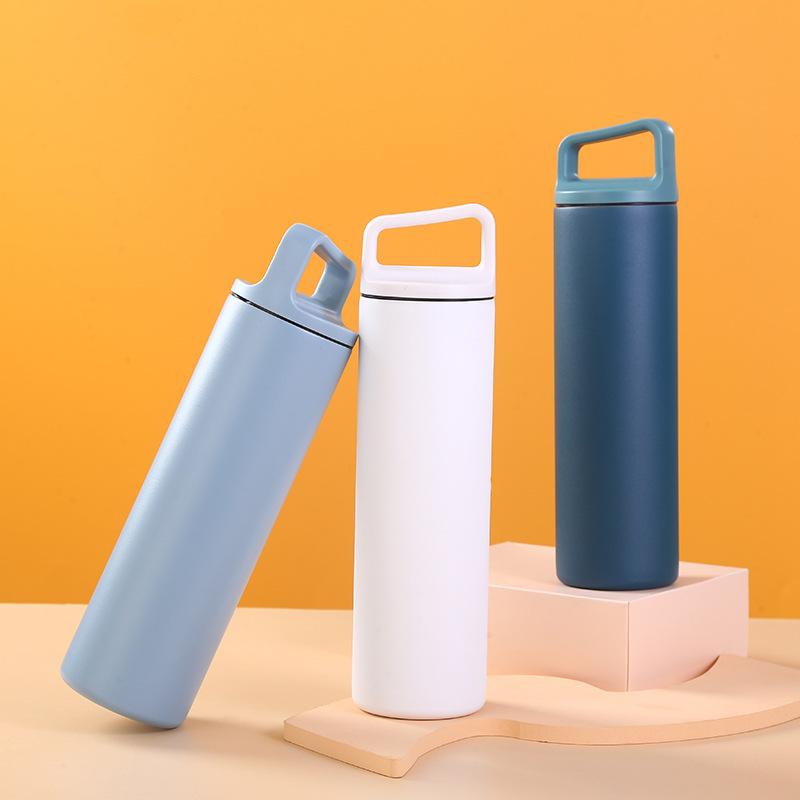 Reisebecher für Outdoor-Sportarten, große Kapazität, tragbarer Becher, einfacher Becher aus 304 Edelstahl