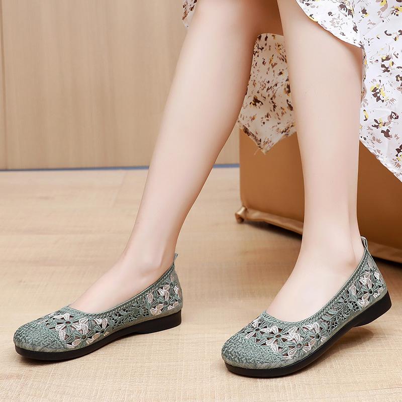 Shoes Summer One Foot Stirrup Cloth Shoes Women Flat Lazy Shoes Embroidery Shallow Mouth Breathable Women Sports Casual Shoes