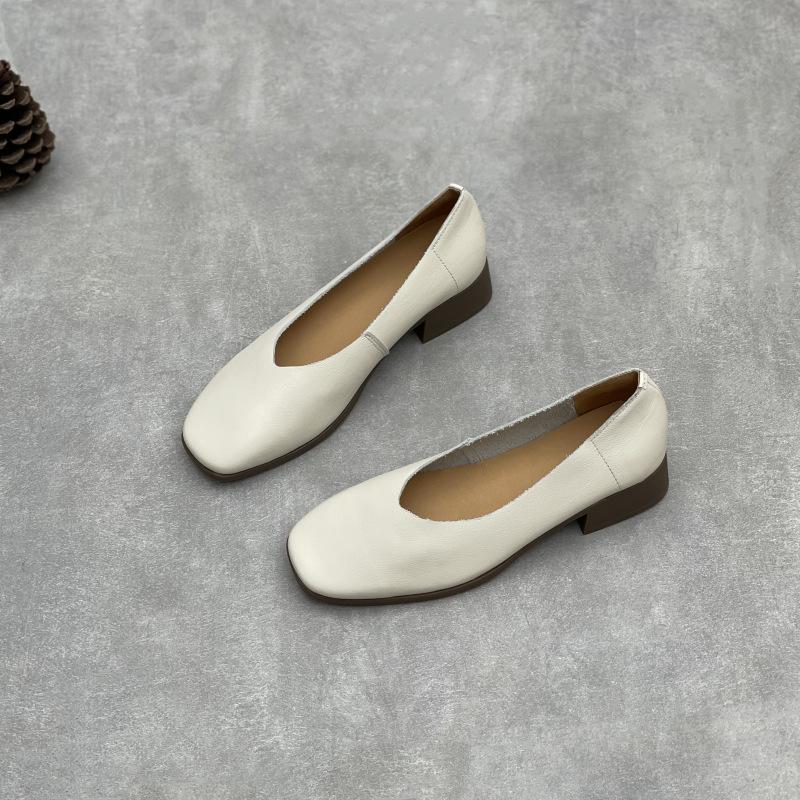 

Изготовленные вручную туфли из натуральной кожи на грубом каблуке для весны и лета. Художественная повседневная женская обувь из коровьей кожи на среднем каблуке. 40 бежевый