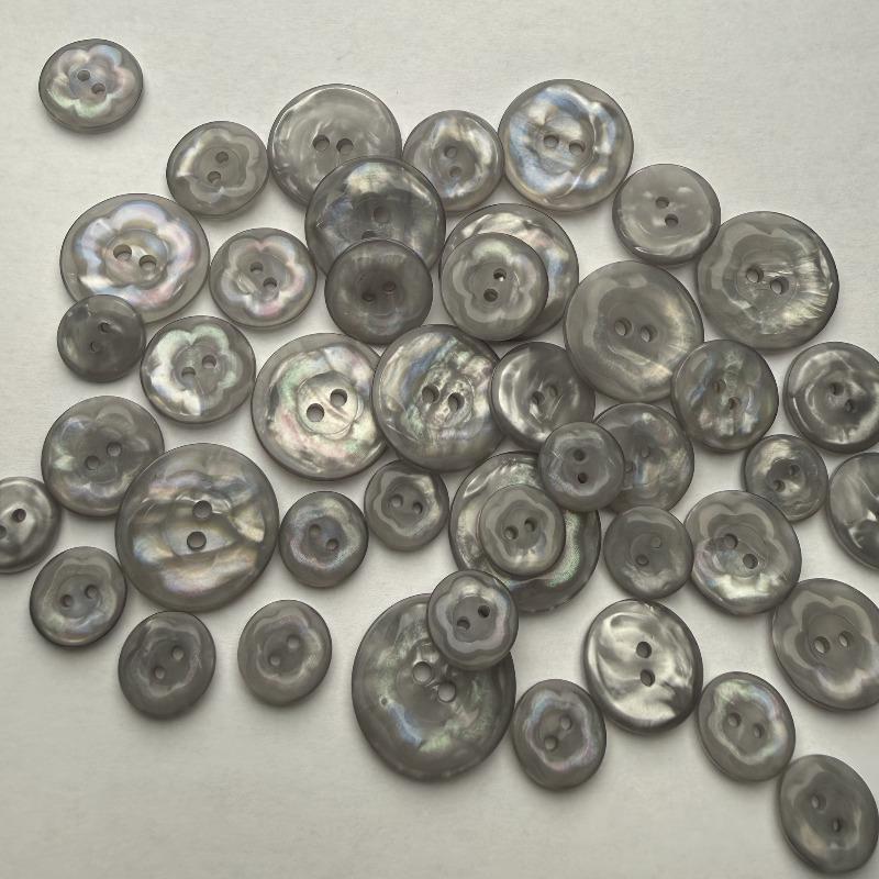 Round Flower Two-eye Buttons Shell Pearlescent Powder Colorful Buttons Children's Knitwear Diy Buttons