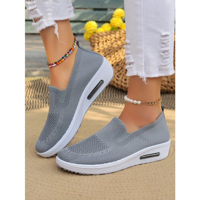 Women New Foreign Trade Wholesale Mom Shoes, Breathable Fly-knit Slip-on Platform Height-increasing Soft Sole Casual Sneakers