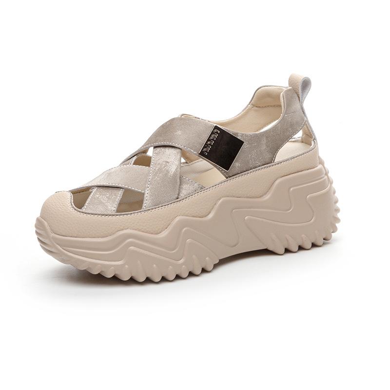 Xias neue atmungsaktive Freizeitsandalen mit dicker Sohle, kleiner Tasche und Hohlmuster