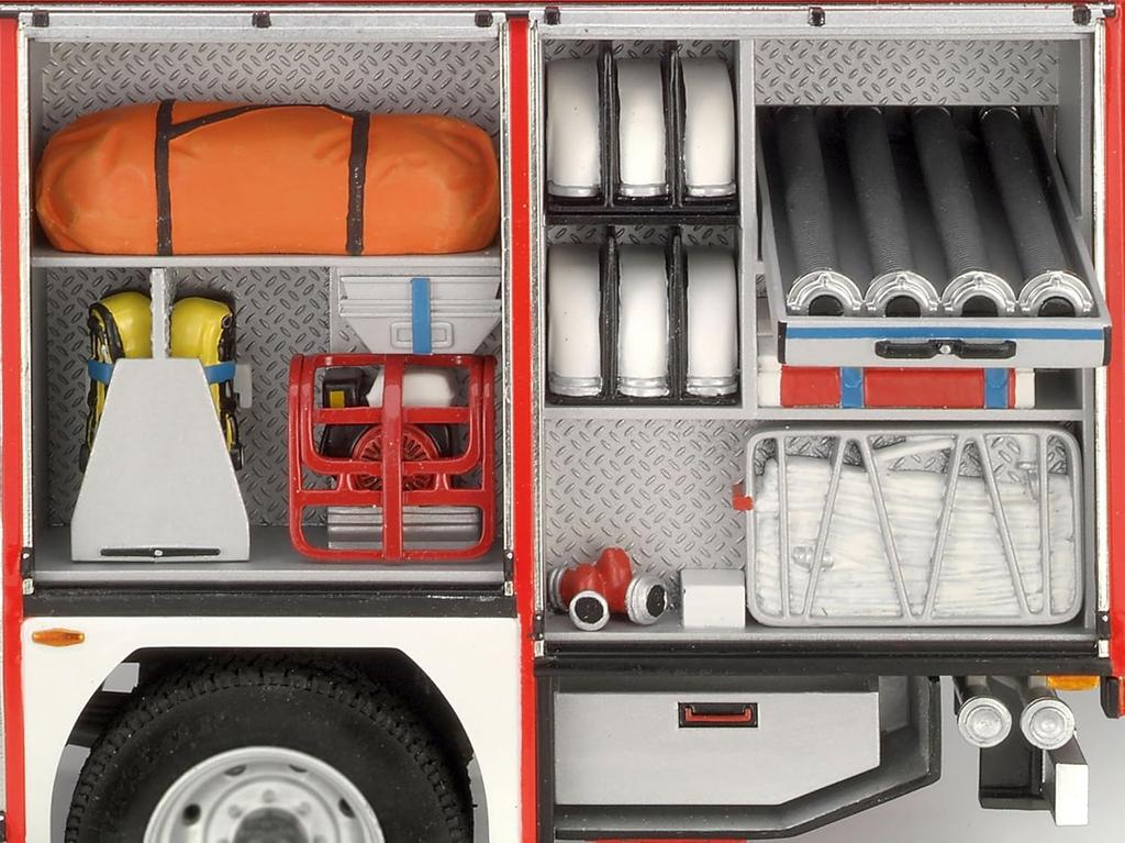 Deutscher Revell Schlingmann HLF 20 VARUS 4x4 Plastikmodell 1/24