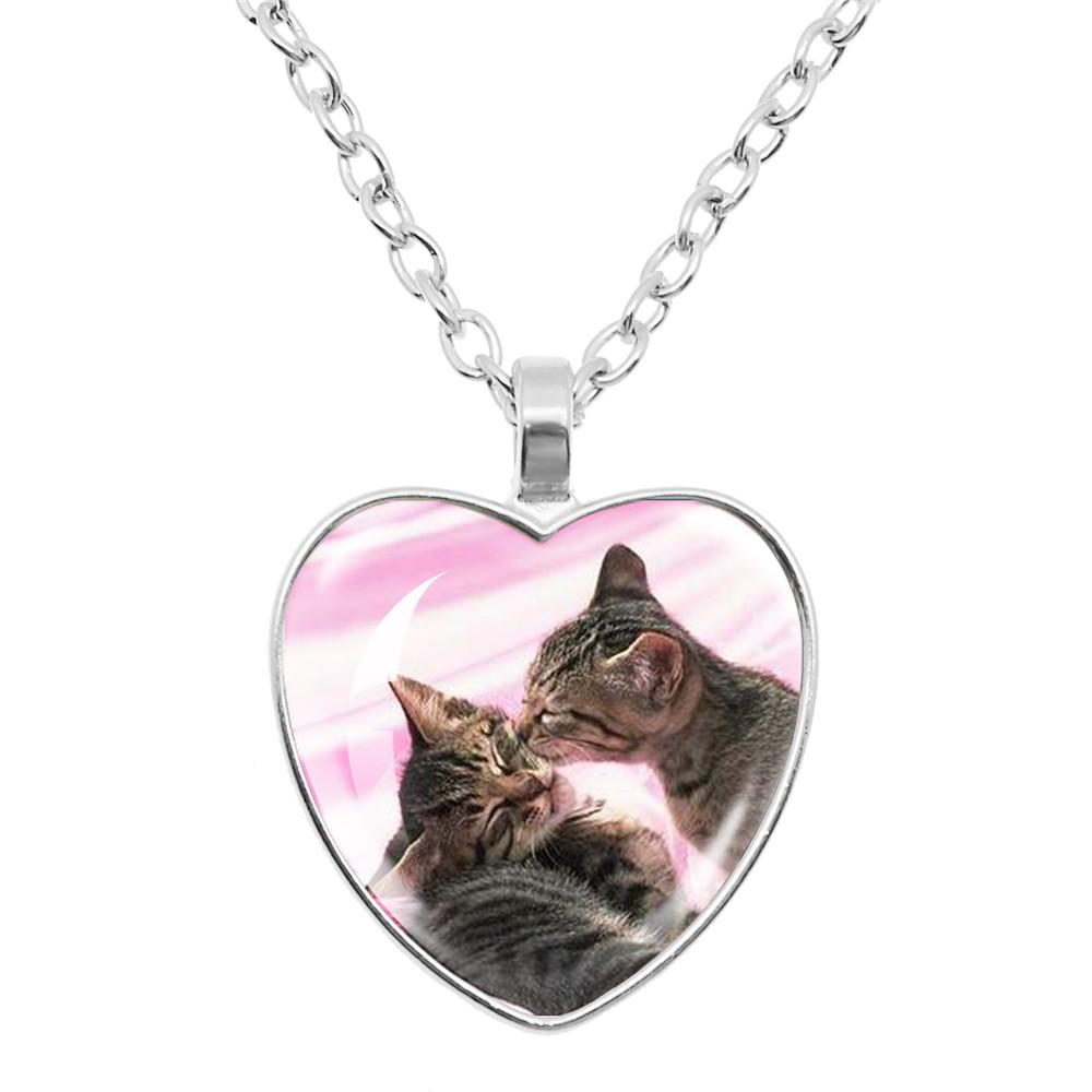 Fashion Accessories Cute Cats Patten Heart Shaped Glass Pendant Necklace Cute Animal Alloy Necklace Charms Jewelry Gifts