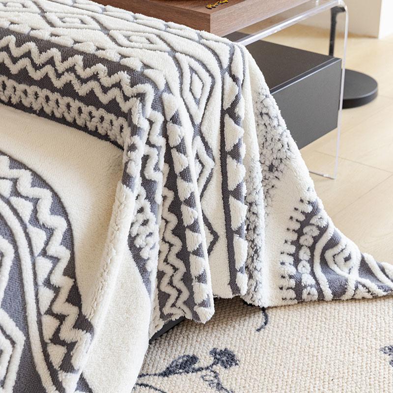 Bohemian Winter Thick Velvet Sofa Towel Multi Functional Dustroof Sofa Towel Cover for Living Room Plush Knee Blanket for Office
