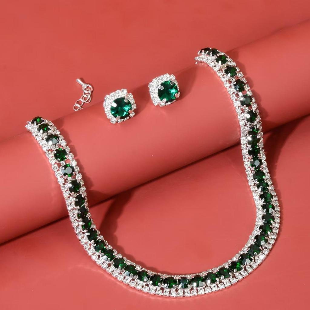 Royal Emerald Jewelry Set - Choker + Ring | Green Stones | Gold Plated