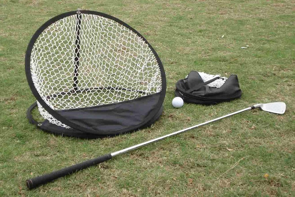 R-STYLE Approach Practice Golf Net, Foldable and Portable, Includes Practice Balls (5 Golf Balls)