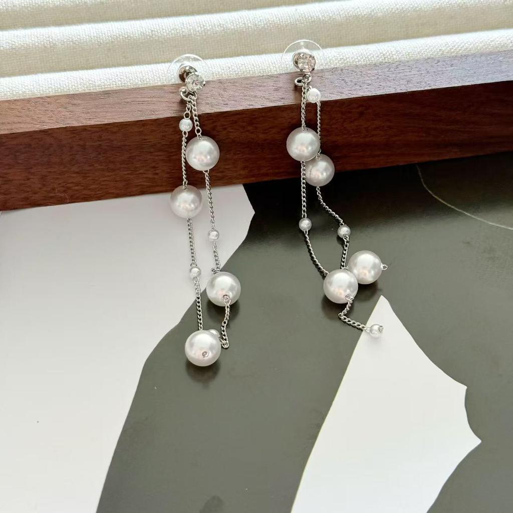 Korean Dongdaemun Pearl Tassel Earrings - Light Luxury Stud & Long Earrings for Women's Niche Socialite Fashion