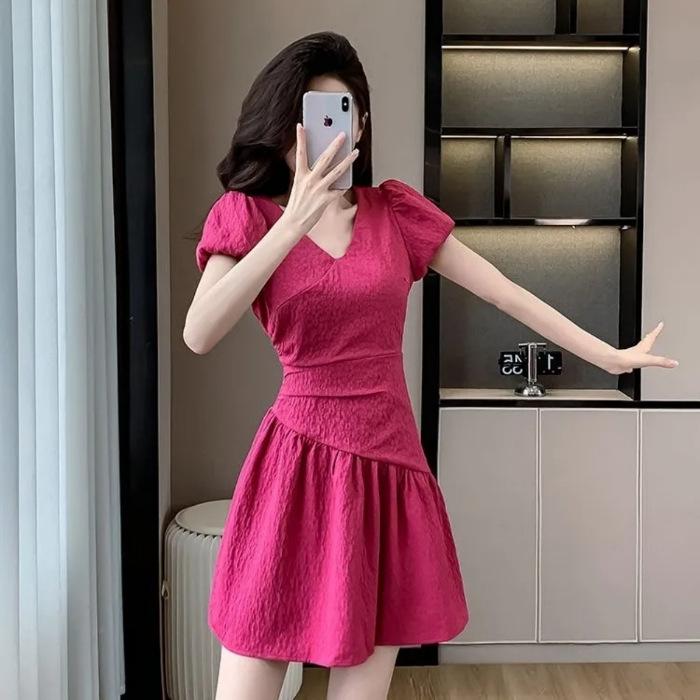 French Retro V-neck Bubble Sleeve Dress for Women's Summer New Pleated Waist and Thin A-shaped Short Skirt