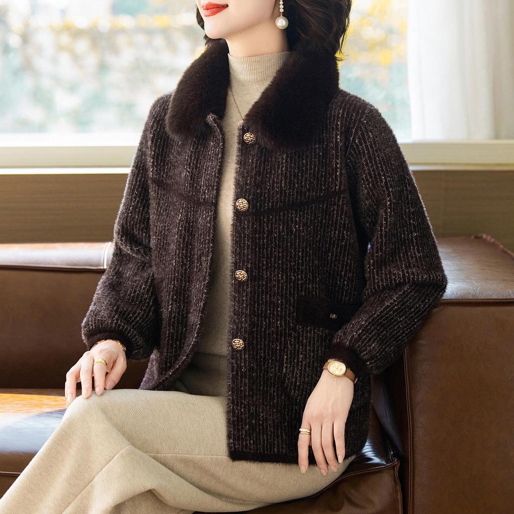 Women's Stylish Winter Coat: Middle-aged and Elderly Imitation Mink Velvet Woollen Thick Knit Cardigan Top