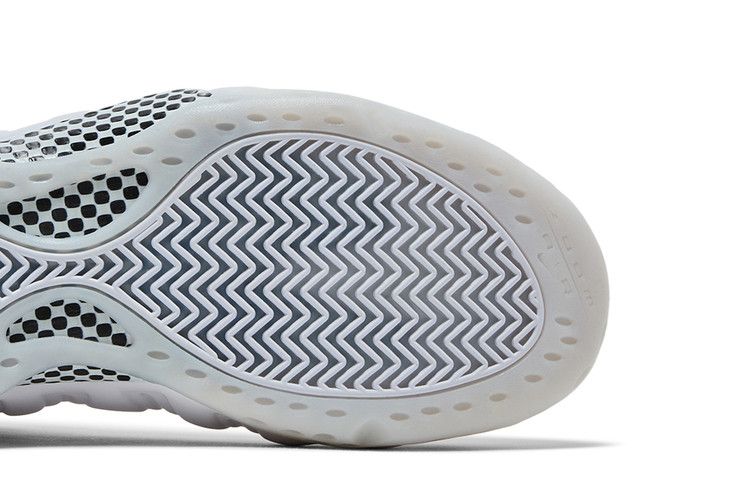 Nike Air Foamposite One Triple White