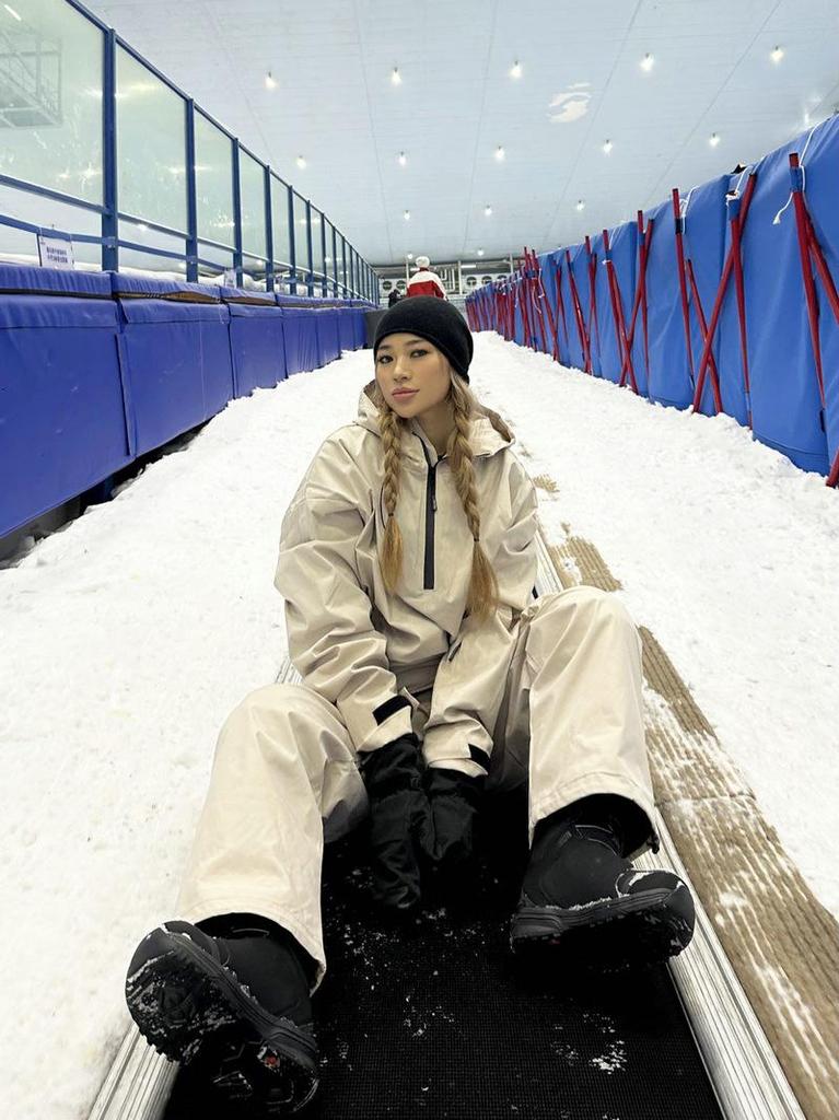 Waterproof Ski Suit Set: Men's & Women's Couple Style, Windproof, Warm, Plus Size.