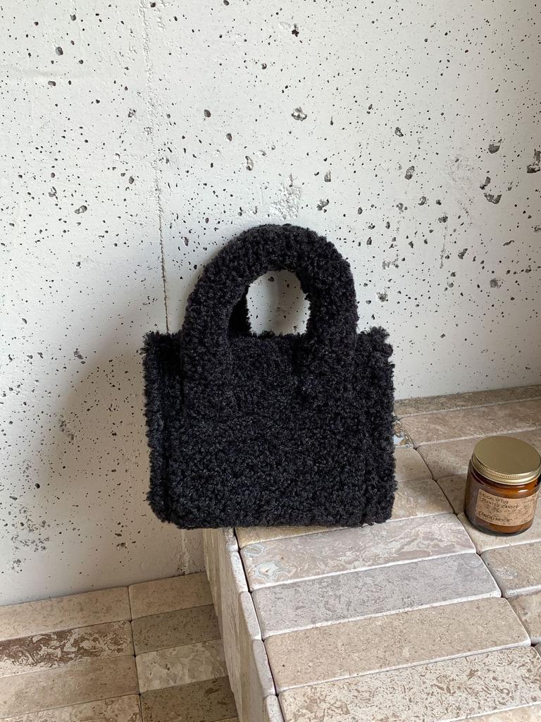 Autumn and Winter Lazy Plush Bag Crossbody Retro Casual Portable Wool Bag Versatile Lamb Wool Shoulder Small Square Bag