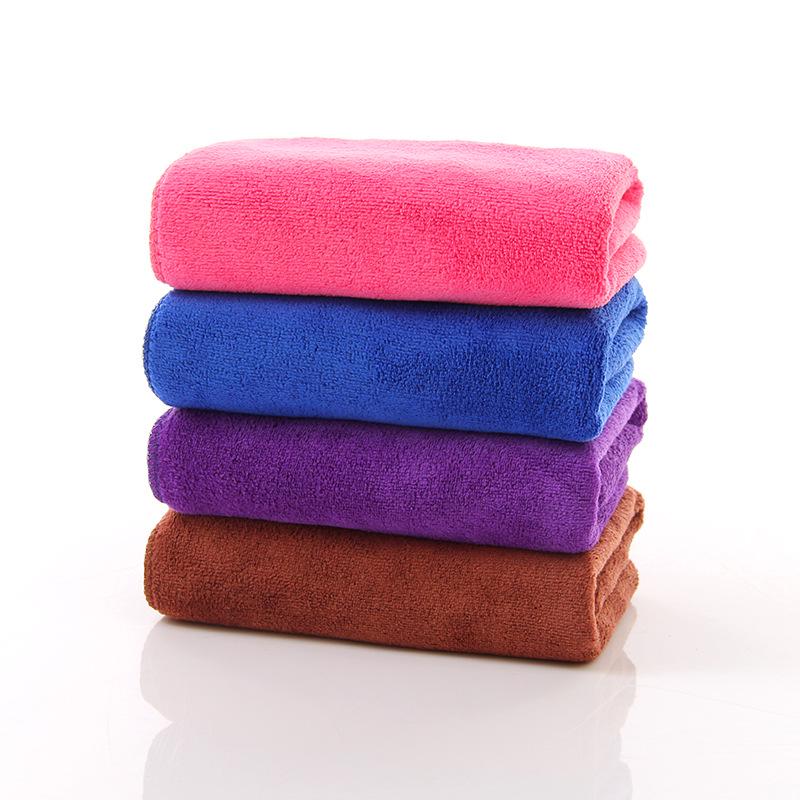 Ściereczki czyszczące niepozostawiające włókien do zakładów fryzjerskich, mycia szyb, mycia samochodów – chłonne, grube, nie pozostawiające włókien – ręczniki na stacje benzynowe.