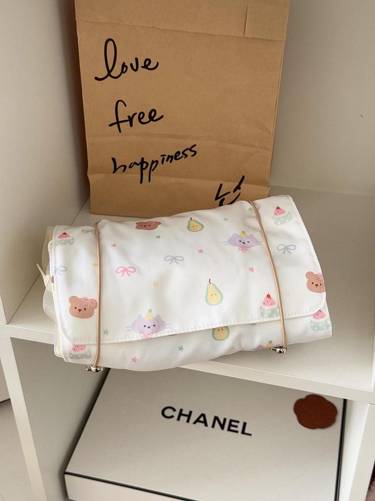 Adorable Bear Cosmetic Travel Bag: Compact, Large-Capacity, and Foldable for Students