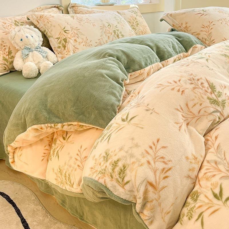 Winter Thickened Milk Velvet Four-piece Set Plus Velvet Warm Coral Velvet Quilt Cover Flannel Sheet Quilt Cover Bedding