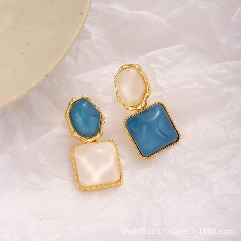 Irregular Geometric Blue And White Stud Earrings Are White, Fresh, Niche Design, Unique Earrings, Exaggerated Temperament Earrings