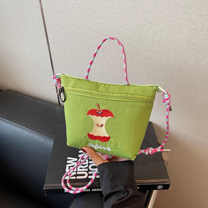 Cartoon niedliche Tasche Schulter Umweltschutztasche bestickte Nylontasche Einkaufstasche tragbar aus Umhängetasche