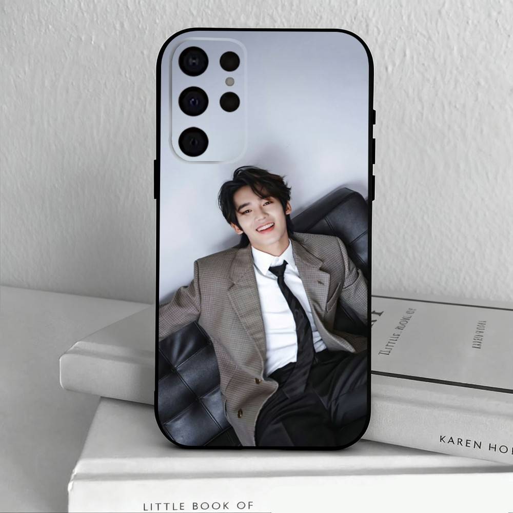 dashing Actor Y-Yu Shi  Phone Case For Samsung S25,24,23,22,30,21,10,9,Ultra,Plus,Lite,FE,4,5 G Soft Black Case