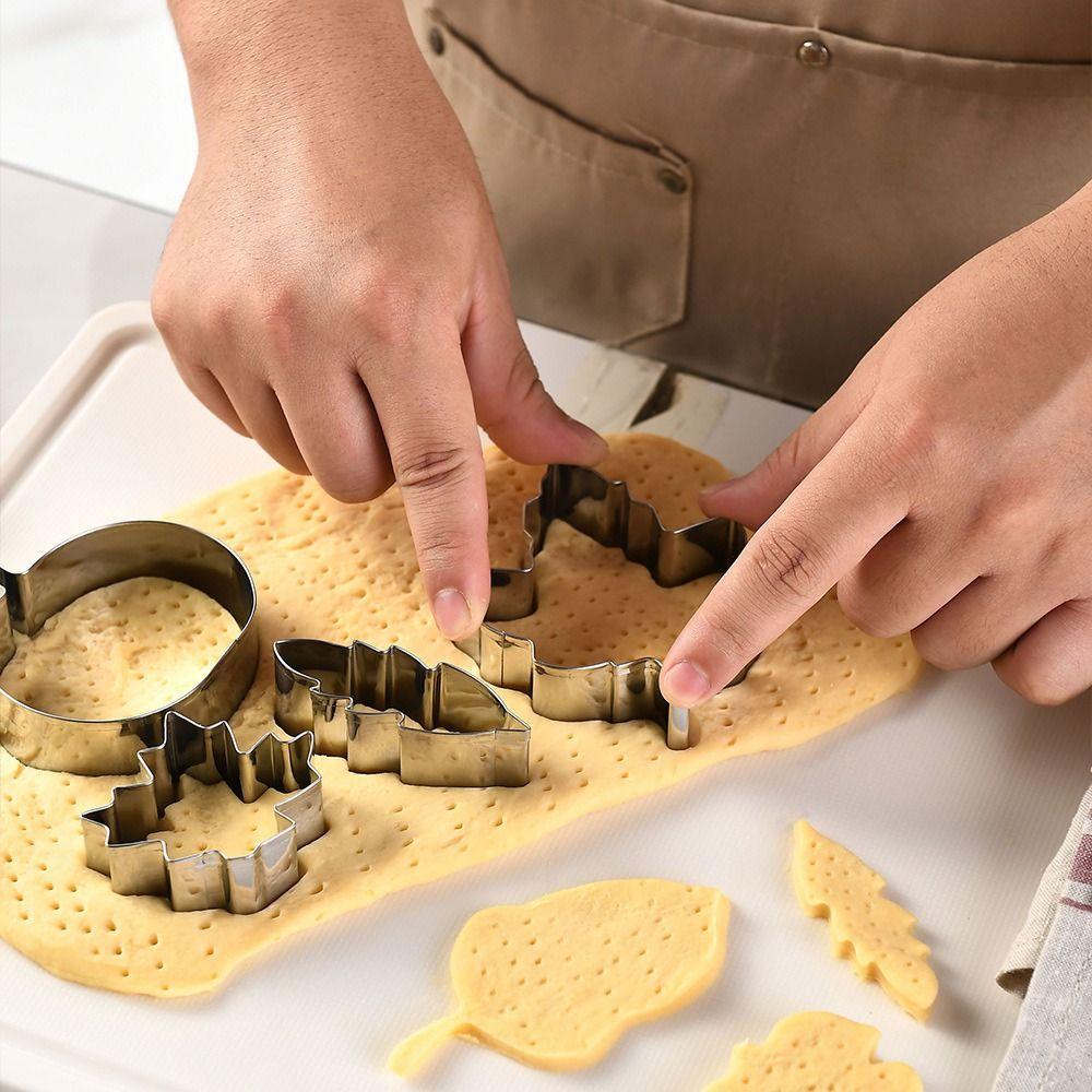 Cartoon Dinosaur Biscuit Mold Stainless Stell Cookie Making Set Biscuit Cutting  Dinner Party